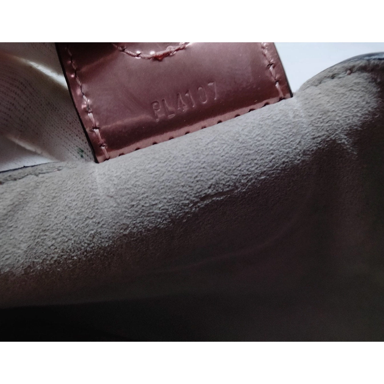 Louis Vuitton Vernis Long Beach PM Rose Cuivre