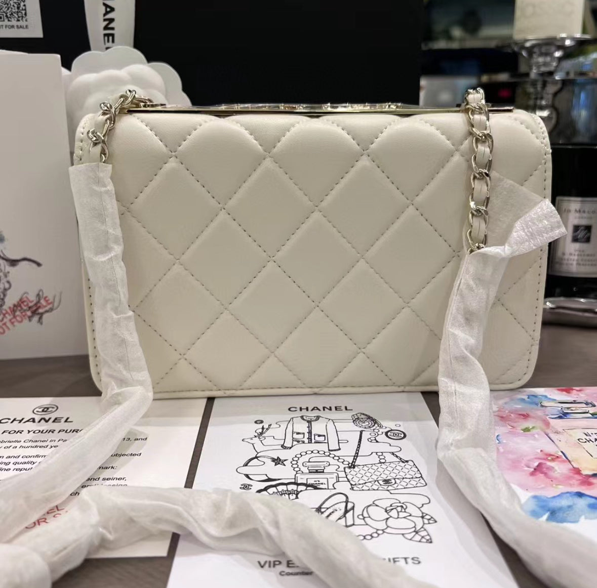 New in Box Chanel VIP Beaute Makeup WHITE Vegan Leather with Gold Hardware