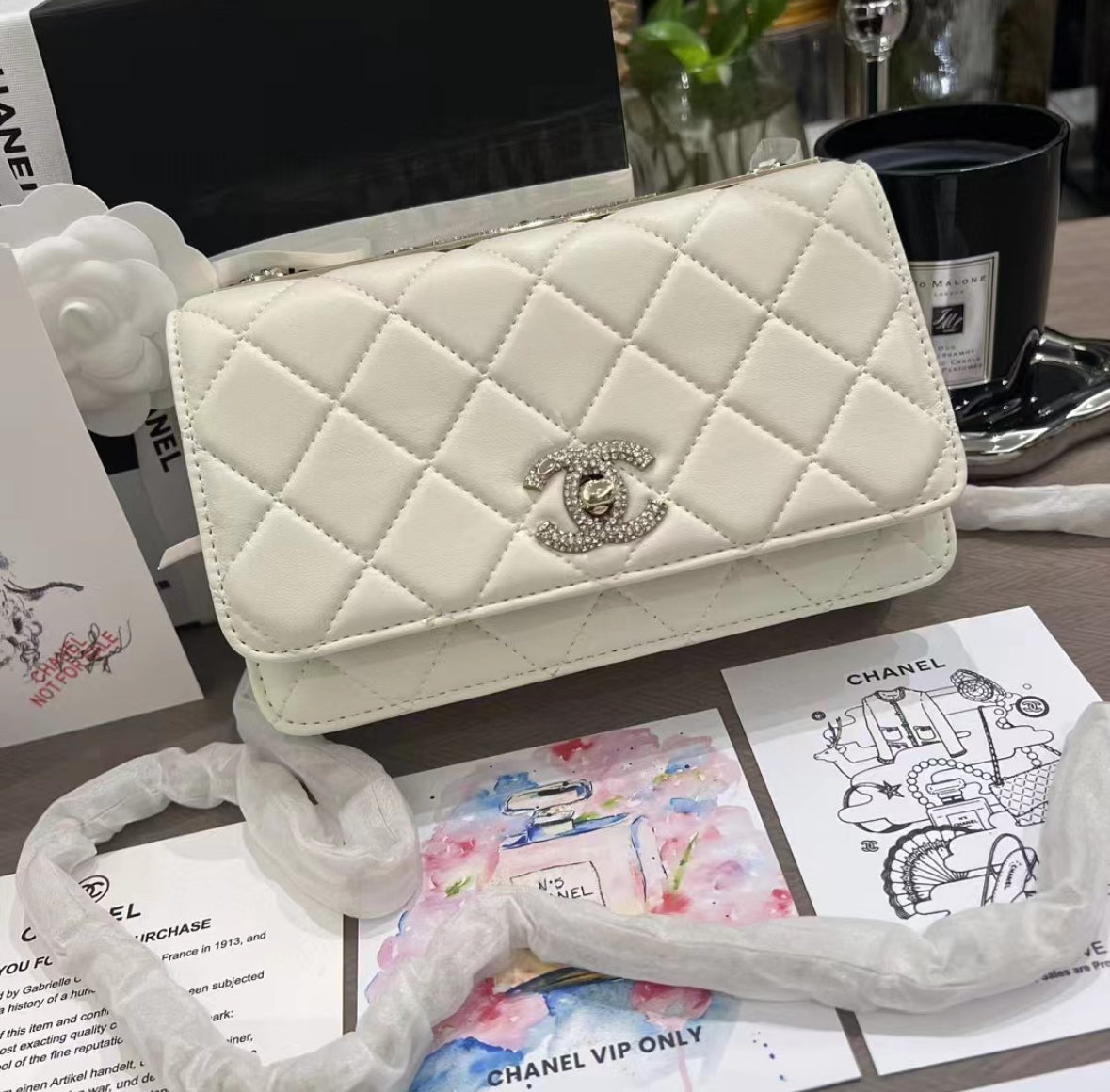 New in Box Chanel VIP Beaute Makeup WHITE Vegan Leather with Gold Hardware