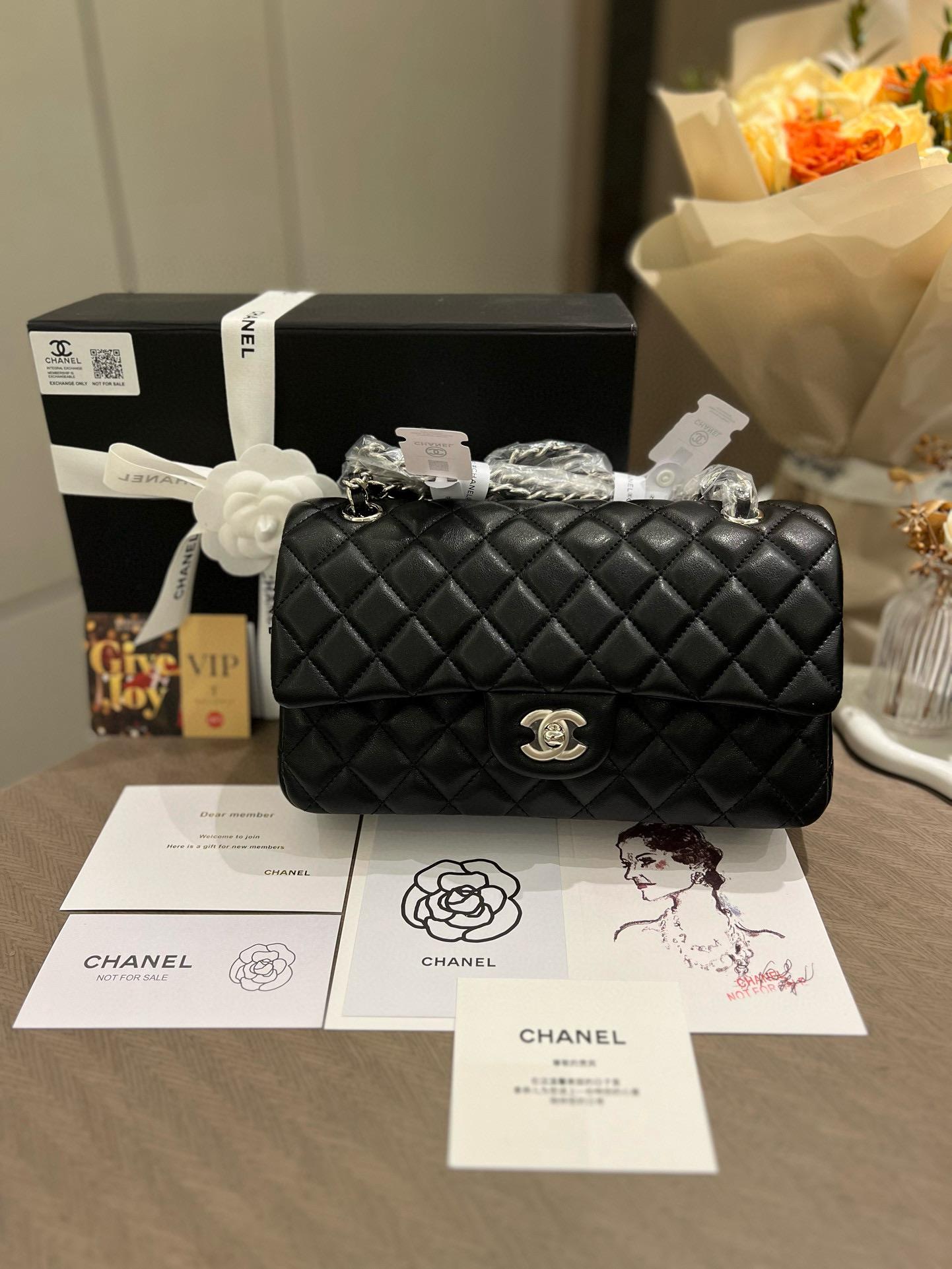 Chanel Beaute NEW Makeup Black Quilted Silver Hardware 10.25 x 6.29 x 2.33