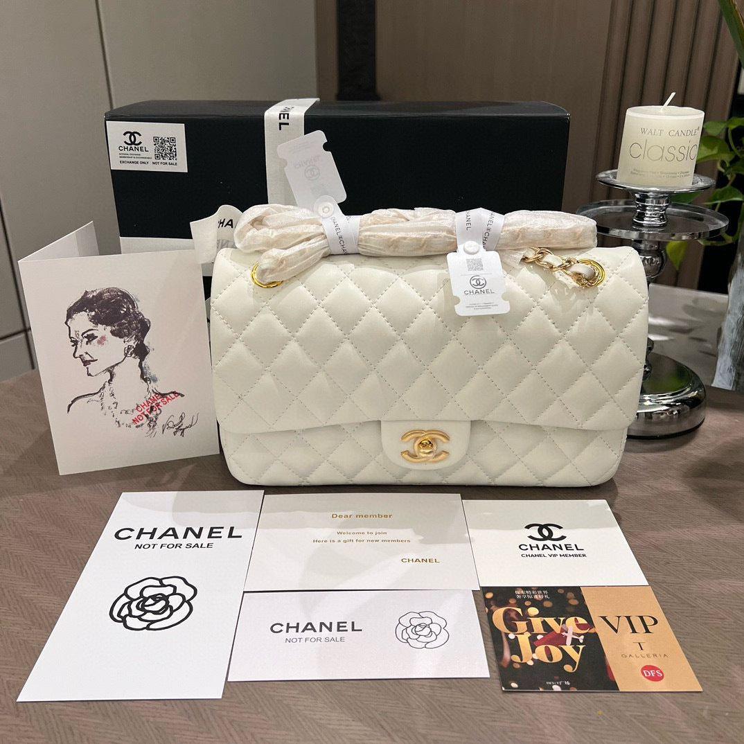 Chanel Beaute NEW Makeup White Quilted Gold Hardware 7.75 x 4.75x 2.33