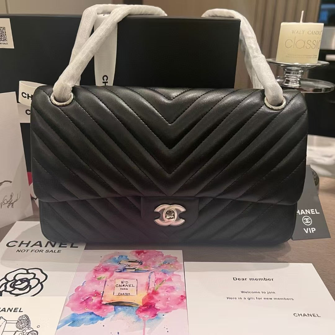 Sharp Chanel Beaute NEW Makeup Pin Black Chevron Silver Hardware 10.25 x 6.29 x 2.33