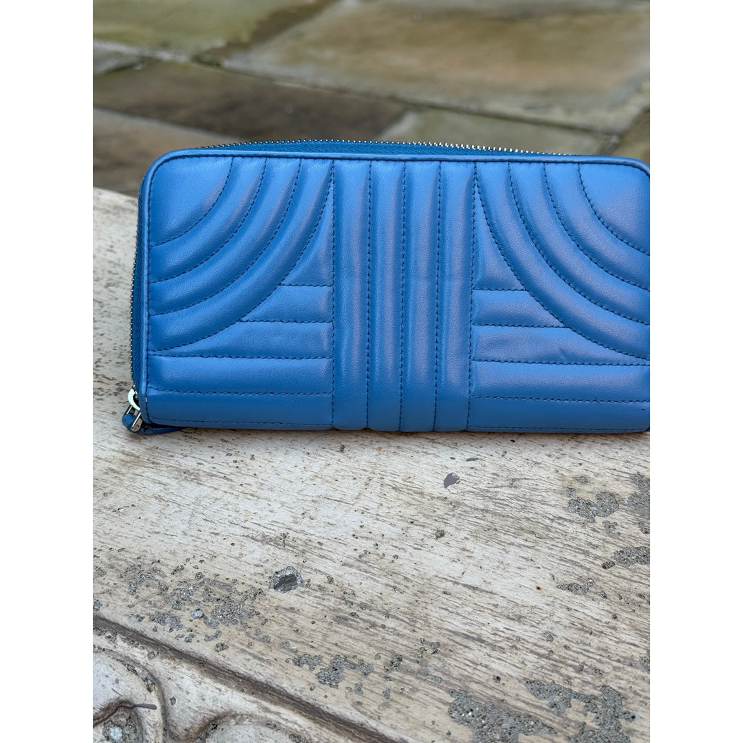 Prada Diagramme zippy wallet - blue quilted nappa calfskin leather Pristine