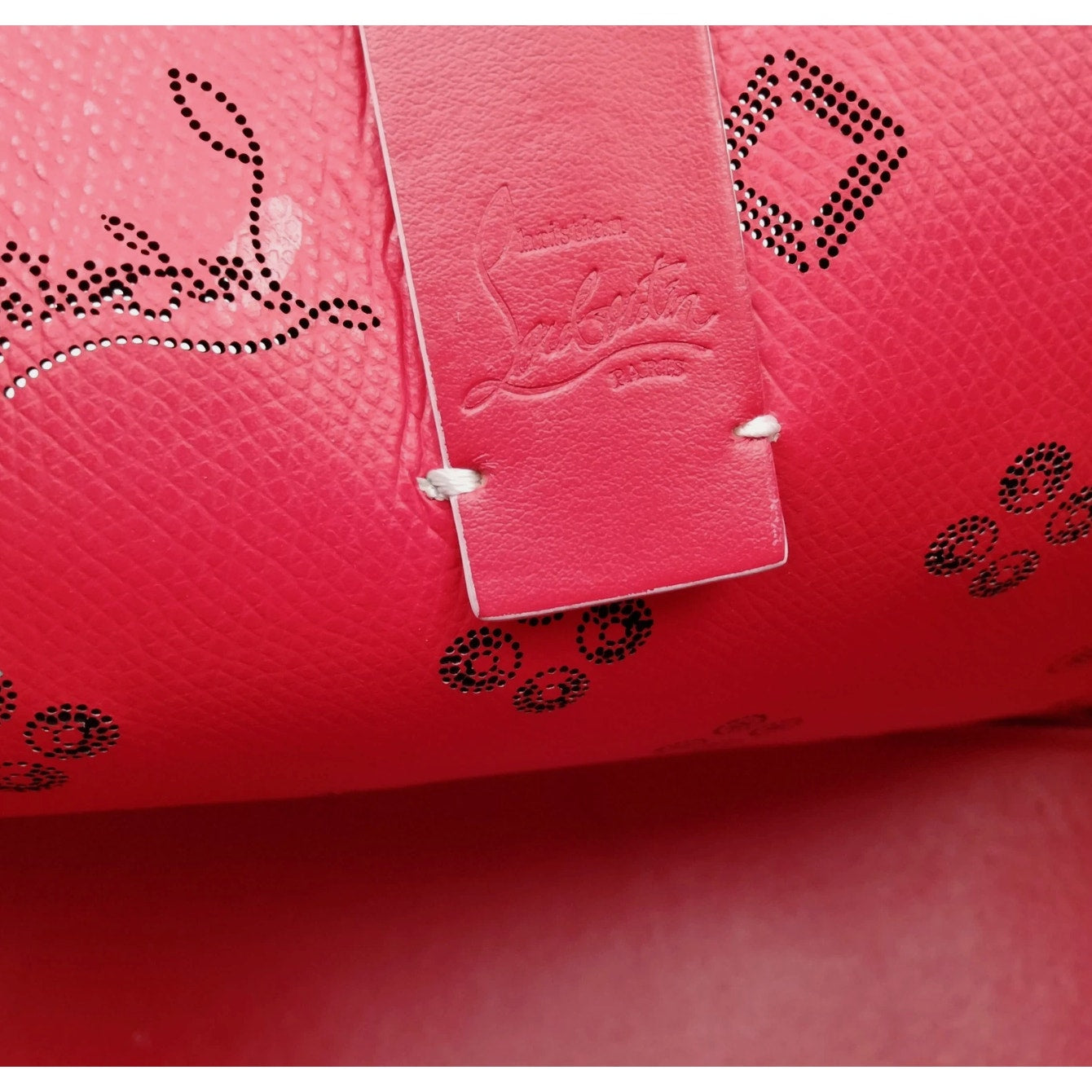 Christian Louboutin Calfskin Loubinthesky East West Cabata Tote White