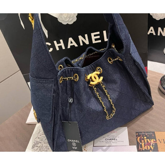 DASIL  Chanel Beaute NEW Makeup Denim Quilted Gold Hardware Dimensions: 34 x 25 cm