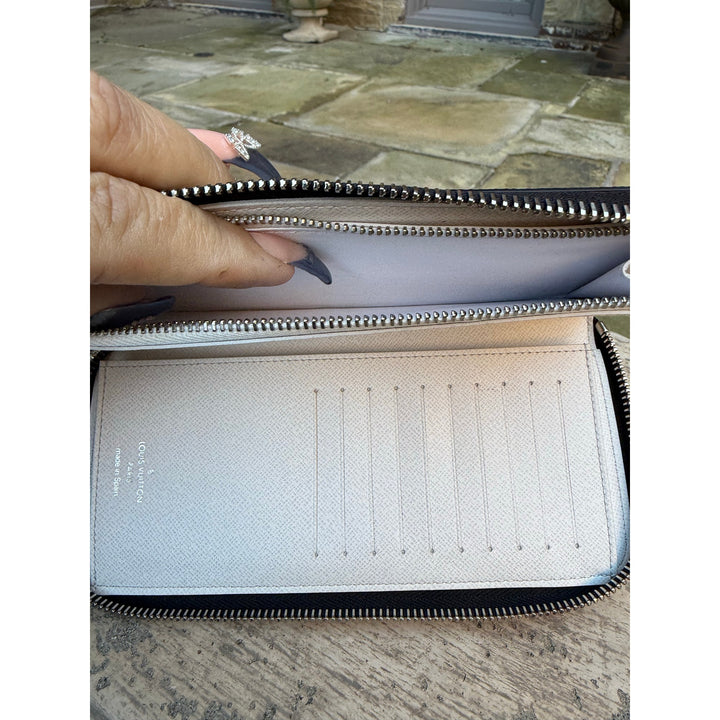 Louis Vuitton White Taigarama Zippy Wallet Pristine