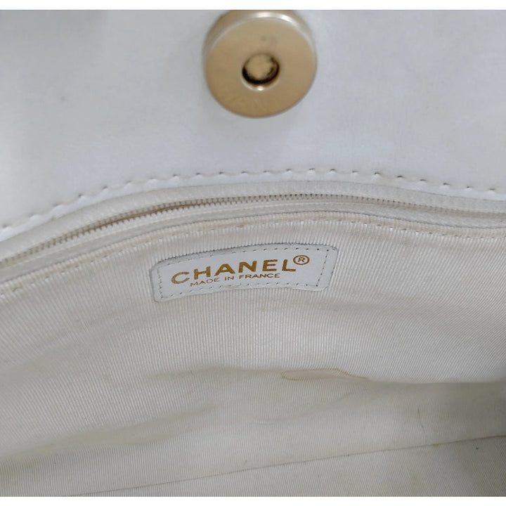 1861 Chanel White & Navy Blue Diamond Stitch Shoulder Tote EUC