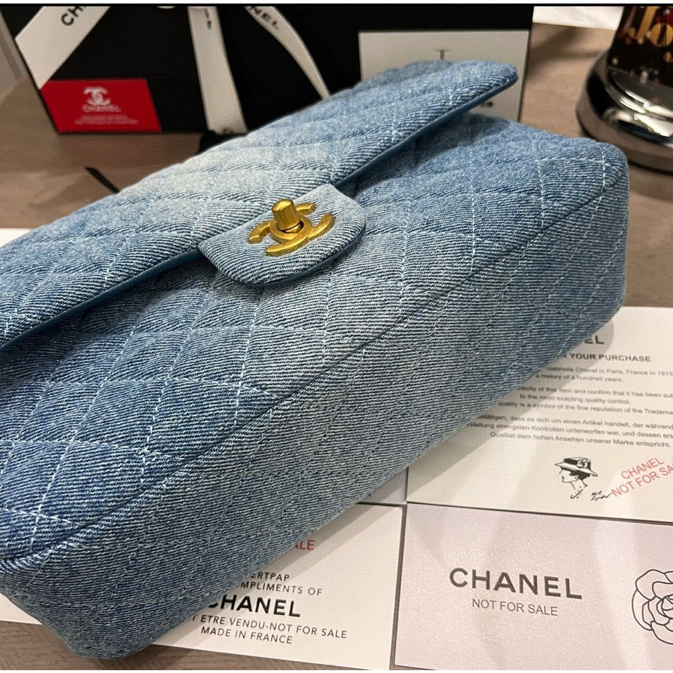 Chanel Beaute NEW Makeup Denim Quilted Gold Hardware 10.25 x 6.29 x 2.33