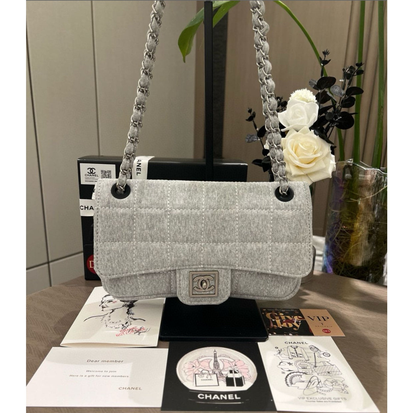 Chanel Beauty Gray Cotton/Polyester Blend Crossbody9,85 x 6 x 2