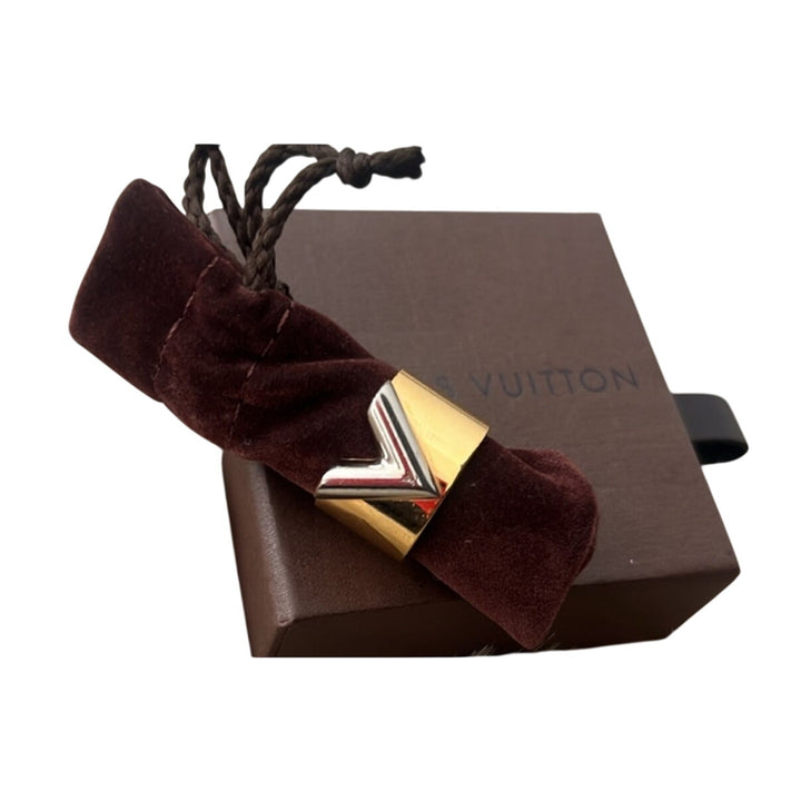 Louis Vuitton Bague Essential V Gold Tone Ring SZ 7