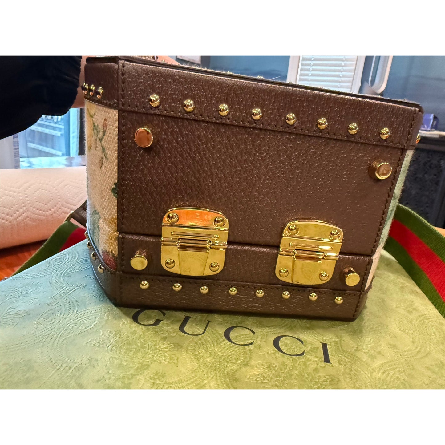 LIMITED EDITION GUCCI VINTAGE FLORAL HAT CASE / CROSSBODY NWT & COA MSRP $6890