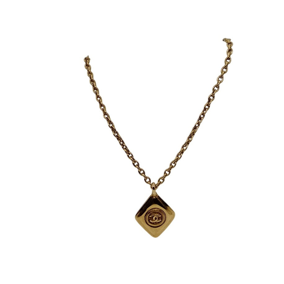 Chanel Vintage Coco Mark necklace with a Rhombus Pendant gold-plated metal.