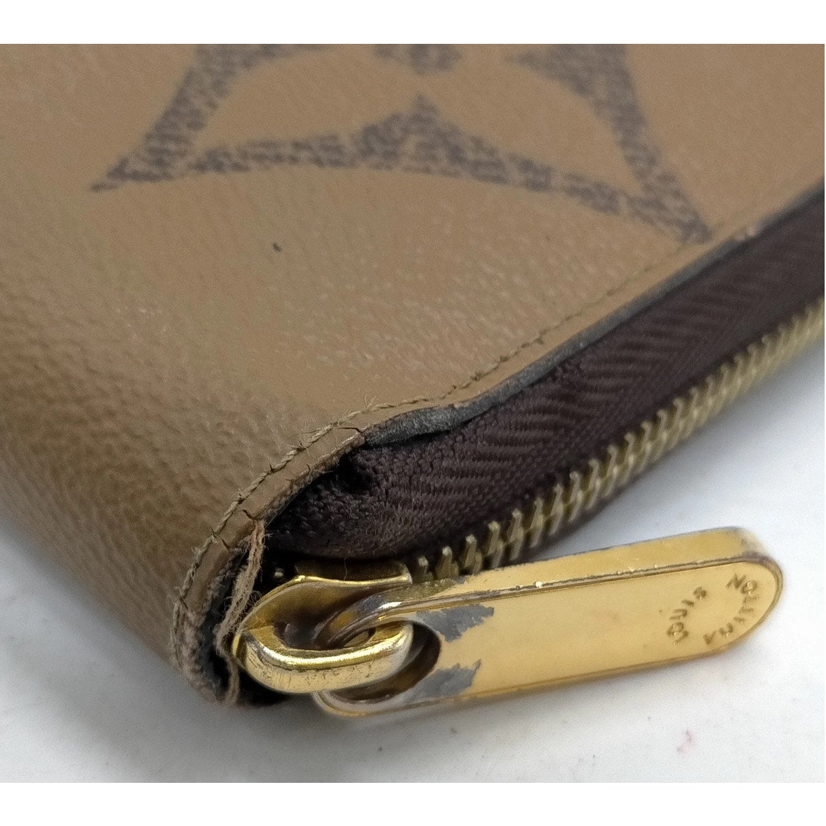 Louis Vuitton 2019 LV Monogram Zippy Wallet EUC