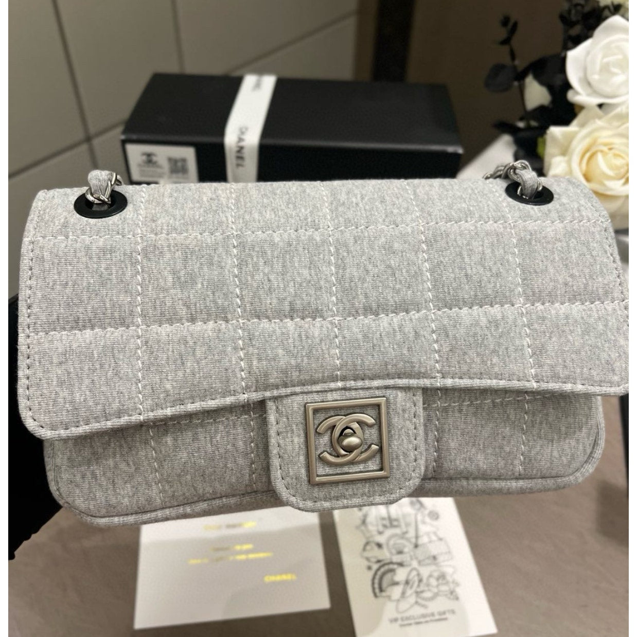 Chanel Beauty Gray Cotton/Polyester Blend Crossbody9,85 x 6 x 2