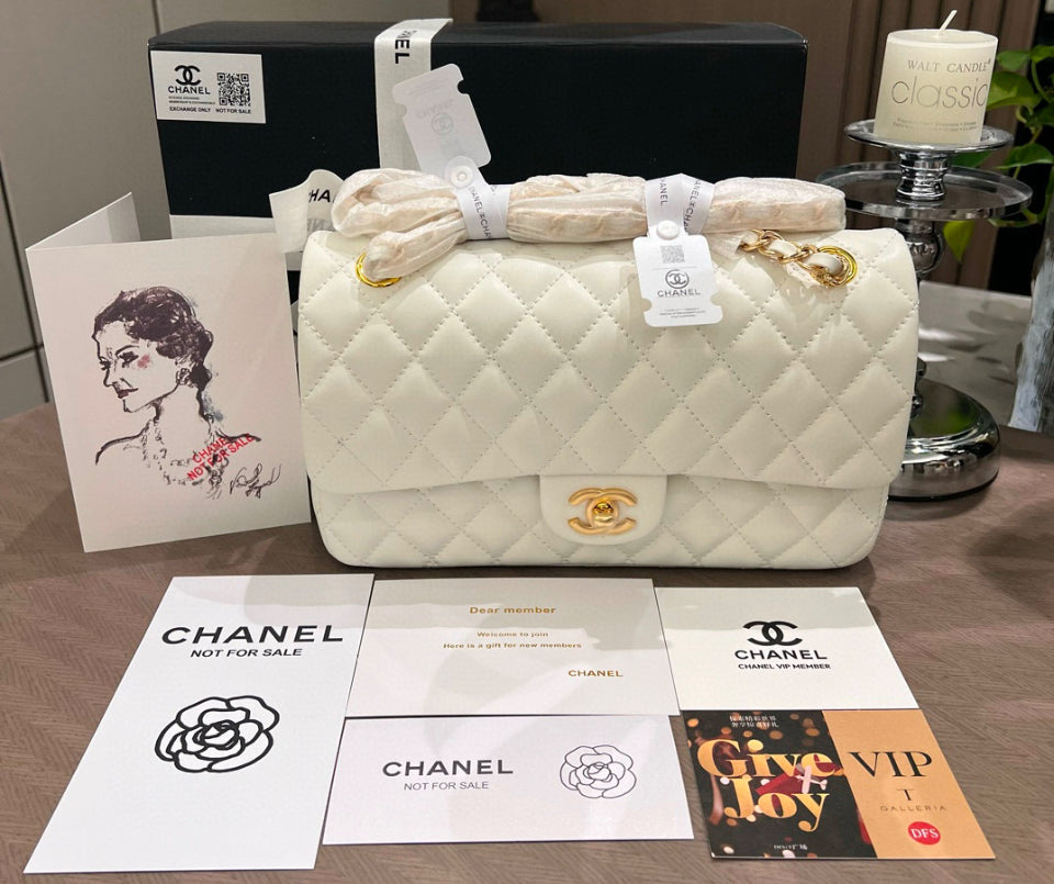 Chanel Beaute NEW Makeup White Quilted Gold Hardware 7.75 x 4.75x 2.33