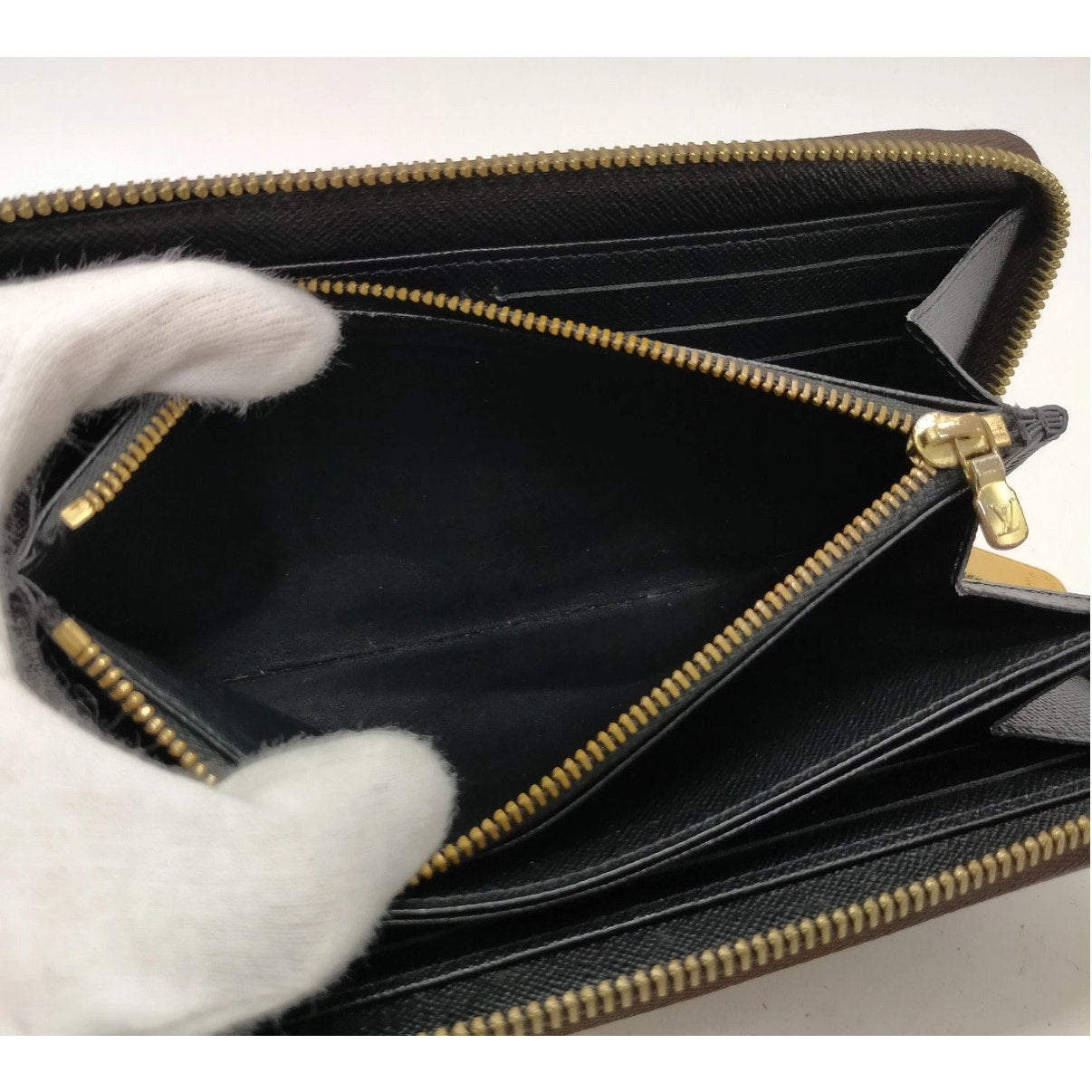 Louis Vuitton 2019 LV Monogram Zippy Wallet EUC