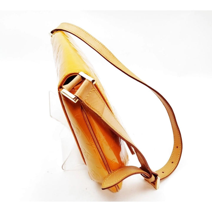 Louis Vuitton LV Crossbody bag Thompson Street Yellow Vernis