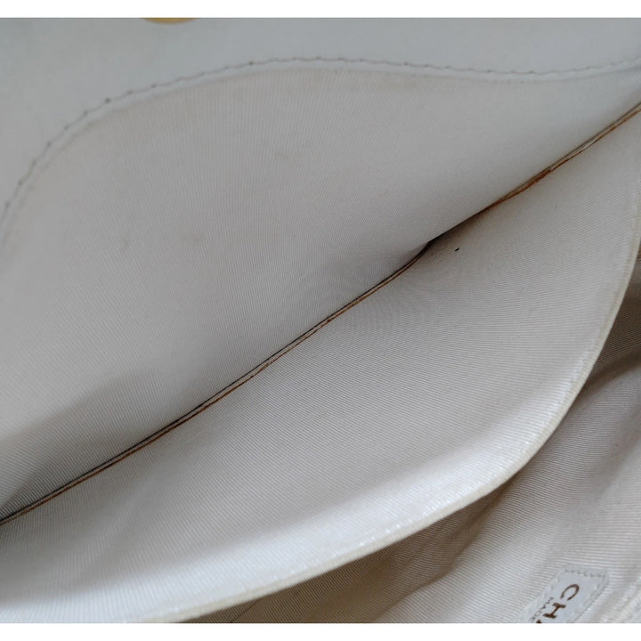 1861 Chanel White & Navy Blue Diamond Stitch Shoulder Tote EUC