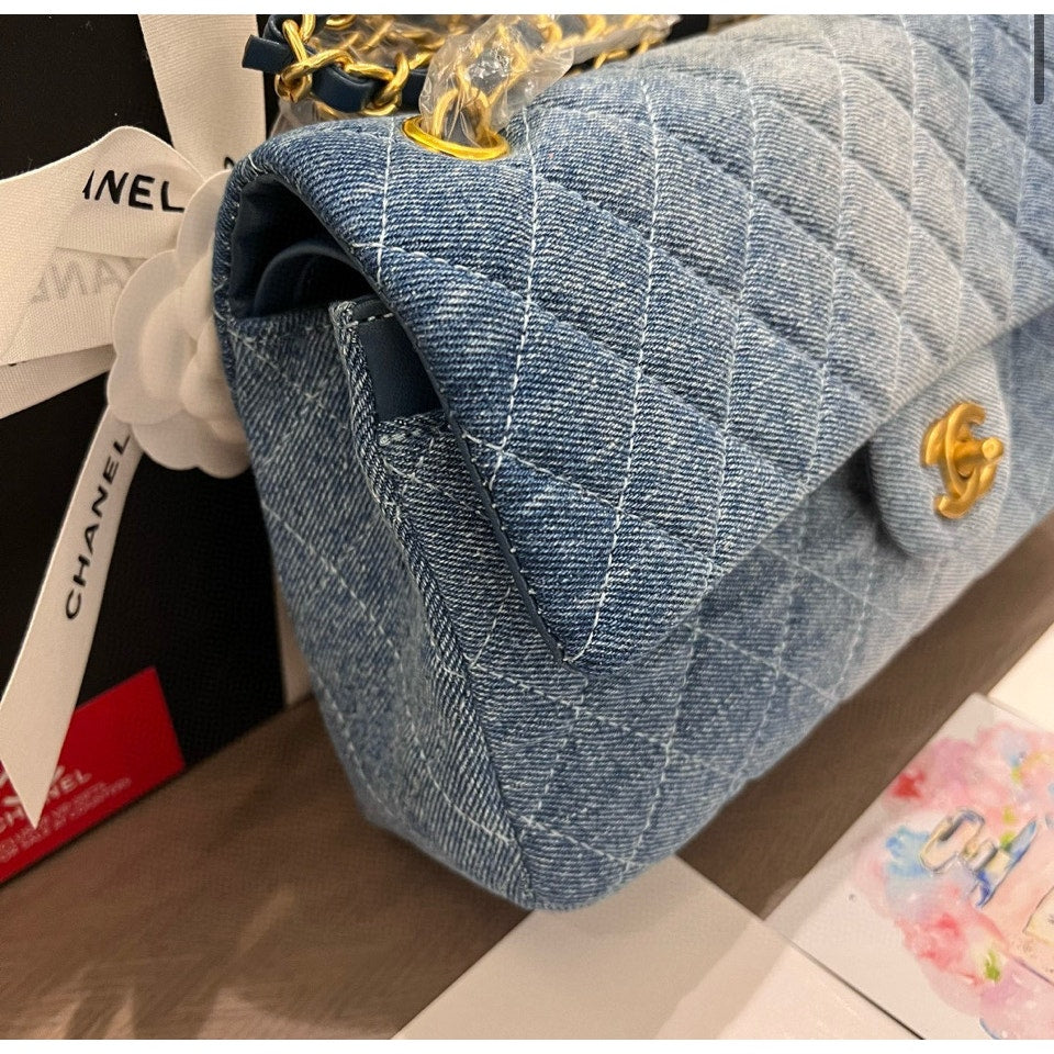 Chanel Beaute NEW Makeup Denim Quilted Gold Hardware 10.25 x 6.29 x 2.33