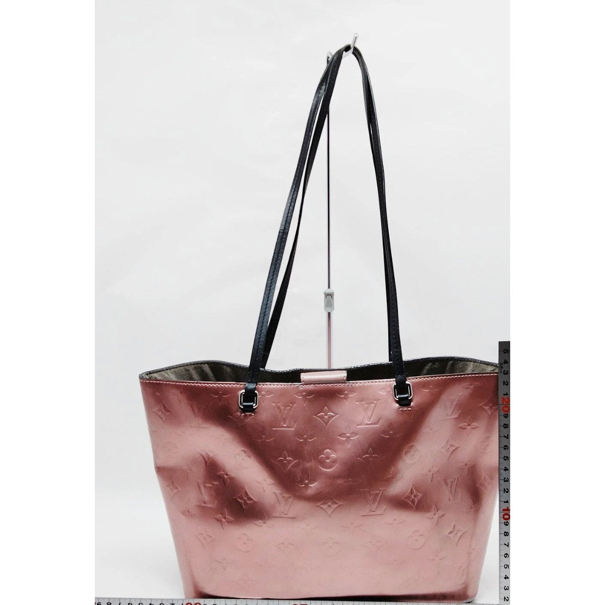 Louis Vuitton  Vernis Long Beach PM Rose Cuivre