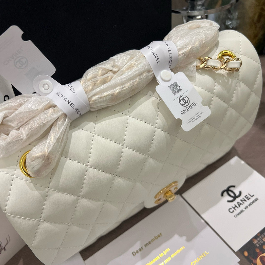 Chanel Beaute NEW Makeup White Quilted Gold Hardware 7.75 x 4.75x 2.33