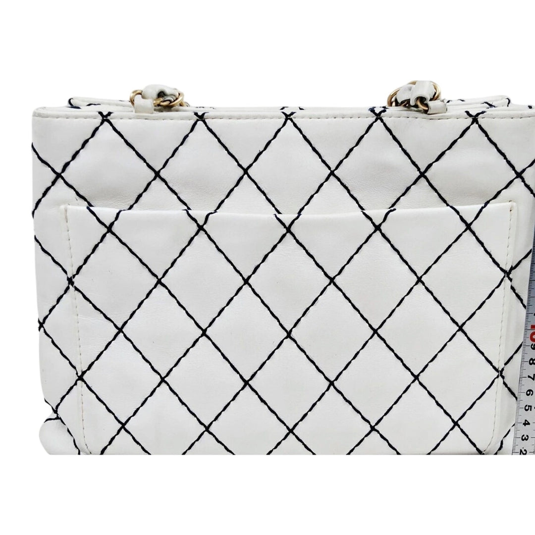 1861 Chanel White & Navy Blue Diamond Stitch Shoulder Tote EUC