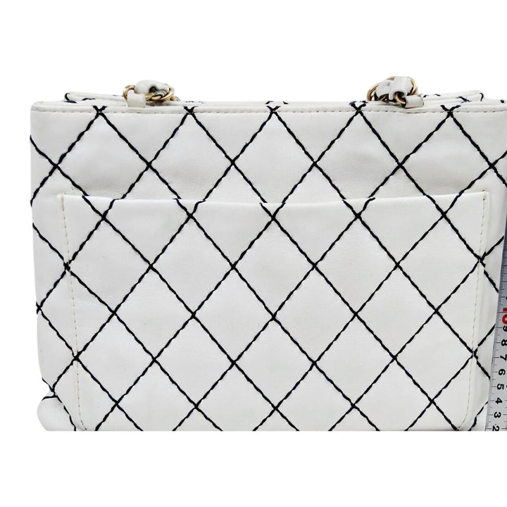 1861 Chanel White & Navy Blue Diamond Stitch Shoulder Tote EUC