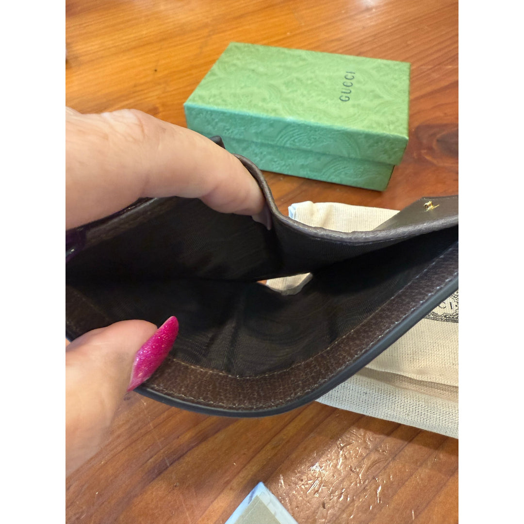 GUCCI Monogram Jumbo GG Textured Dollar Calfskin Diana Wallet Camel Ebony NWT