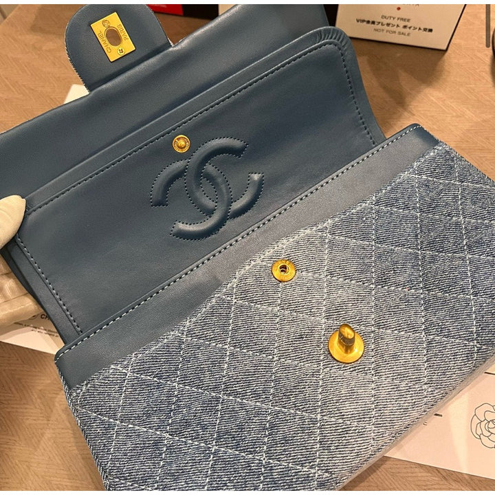 Chanel Beaute NEW Makeup Denim Quilted Gold Hardware 10.25 x 6.29 x 2.33