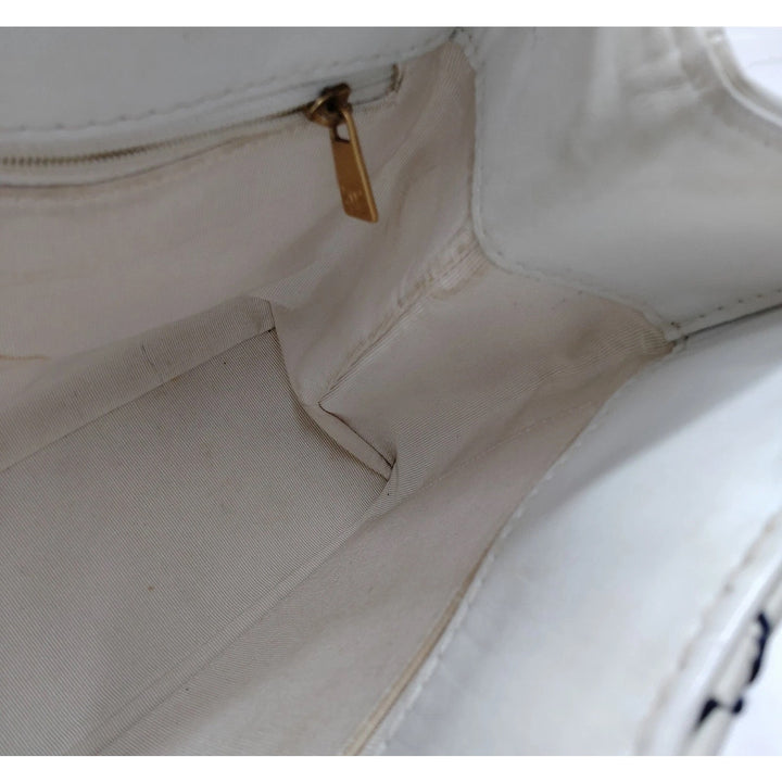 1861 Chanel White & Navy Blue Diamond Stitch Shoulder Tote EUC