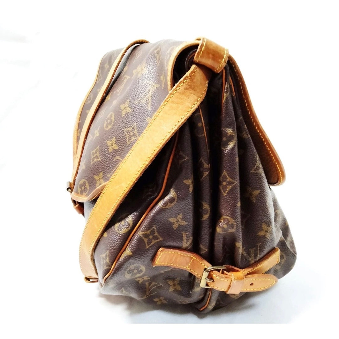 Louis Vuitton LV Crossbody bag Saumur 35 Brown Monogram