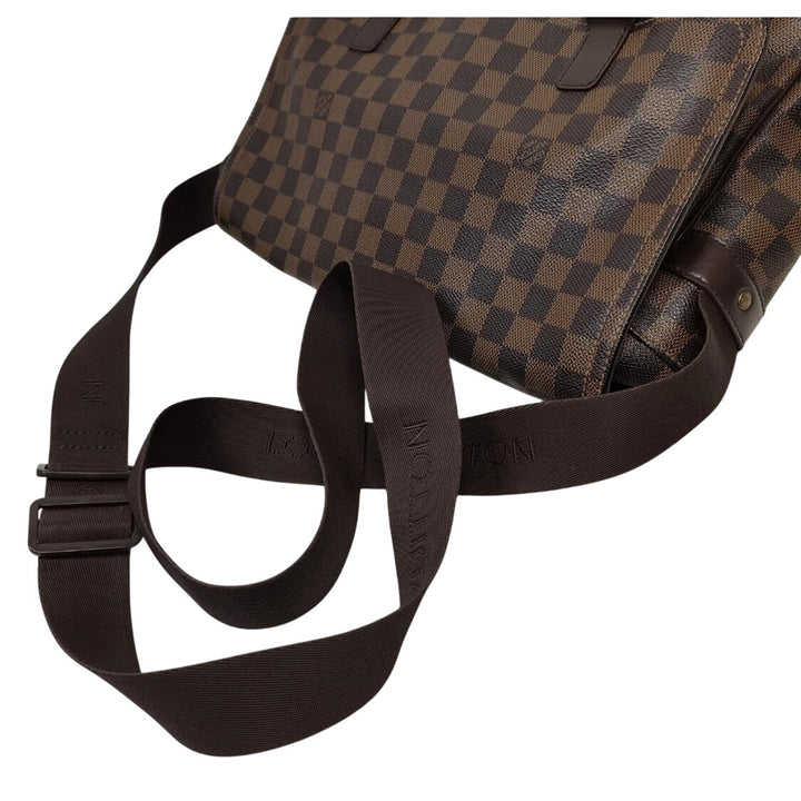 LOUIS VUITTON
Damier Ebene Melville Messenger Bag