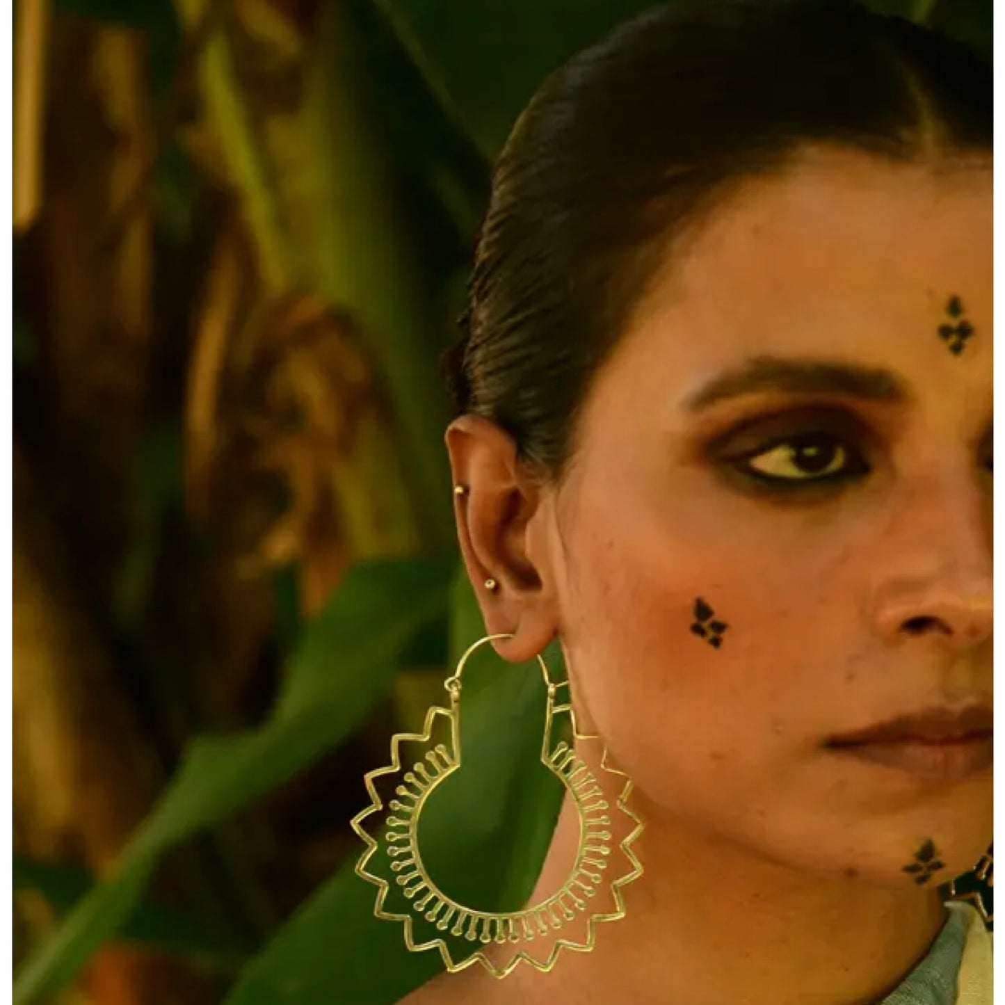 JUHI SILVER HOOPS