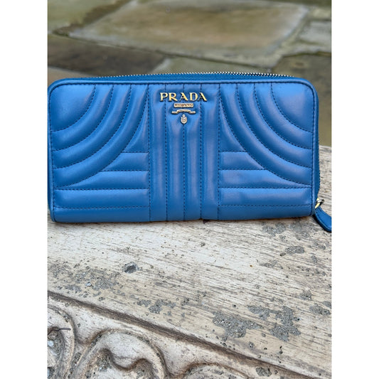 Prada Diagramme zippy wallet - blue quilted nappa calfskin leather Pristine