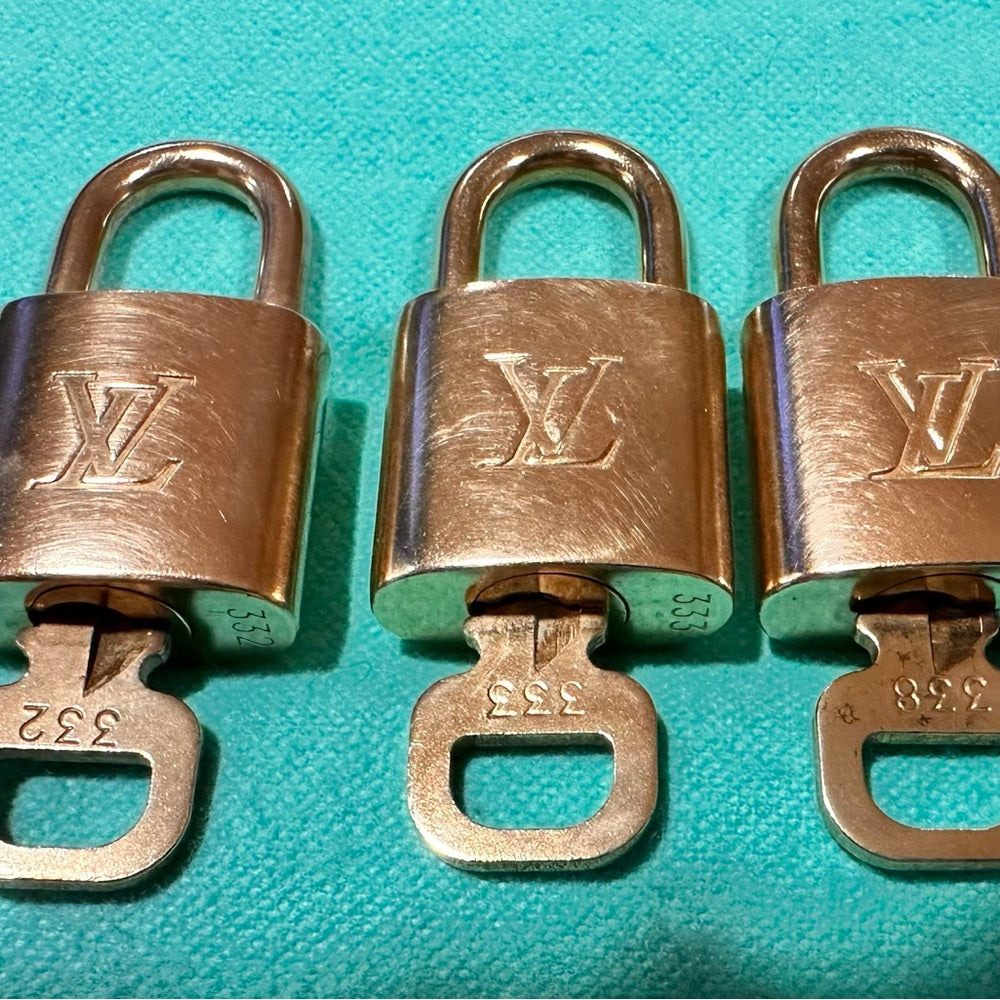 🔐 300’s Louis Vuitton Lock and Key - Choose One Many available 🎰PRICE IS FIRM