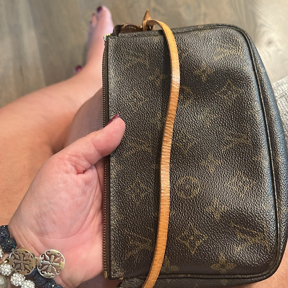 Louis Vuitton Pochette Accessoires Monogram