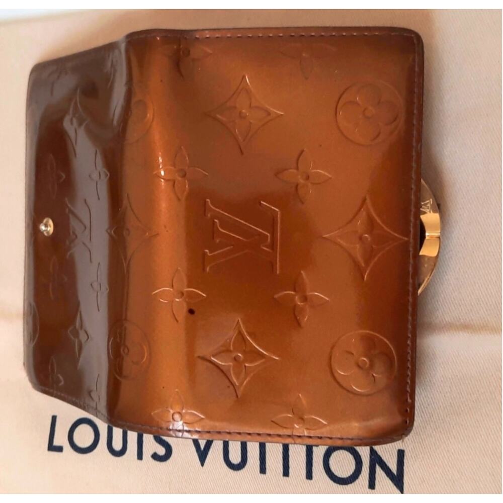 Louis Vuitton Copper Vernis Kisslock EUC