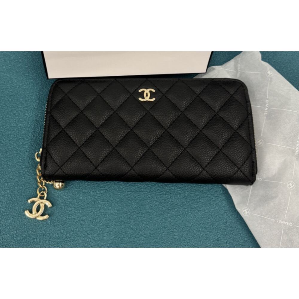 Chanel Beauty Long Card Holder