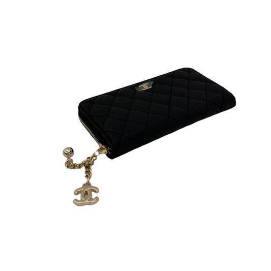 Chanel Beauty Long Card Holder