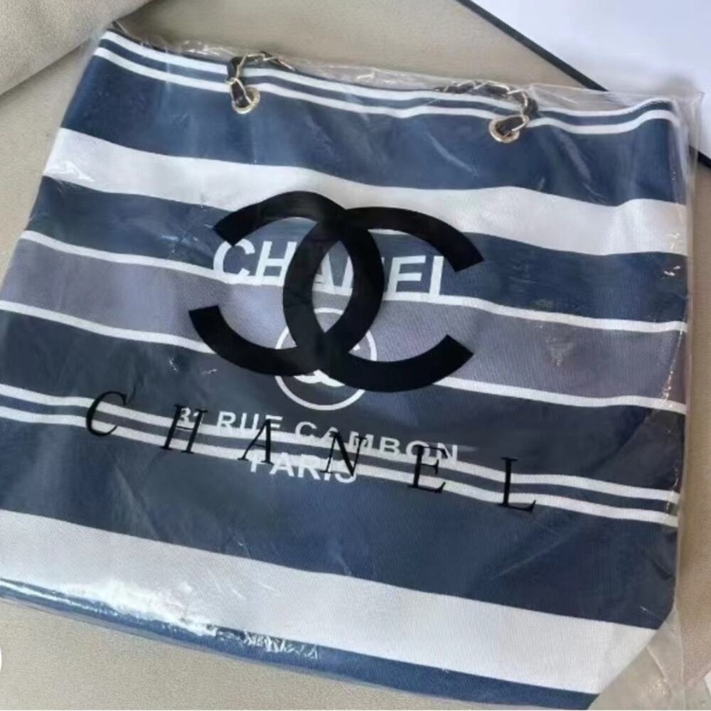 Chanel Beauty GWP Blue and White Tote