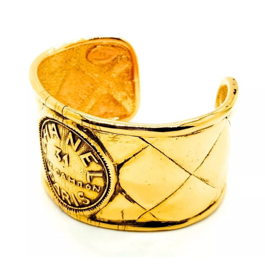 Chanel 'quilted' gilt metal cuff, circa  -1990