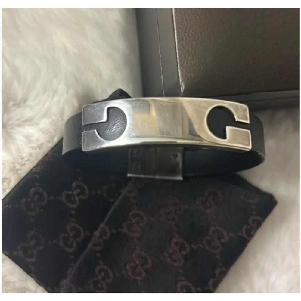 Gucci 925 silver and black leather bracelet with box and dust bag