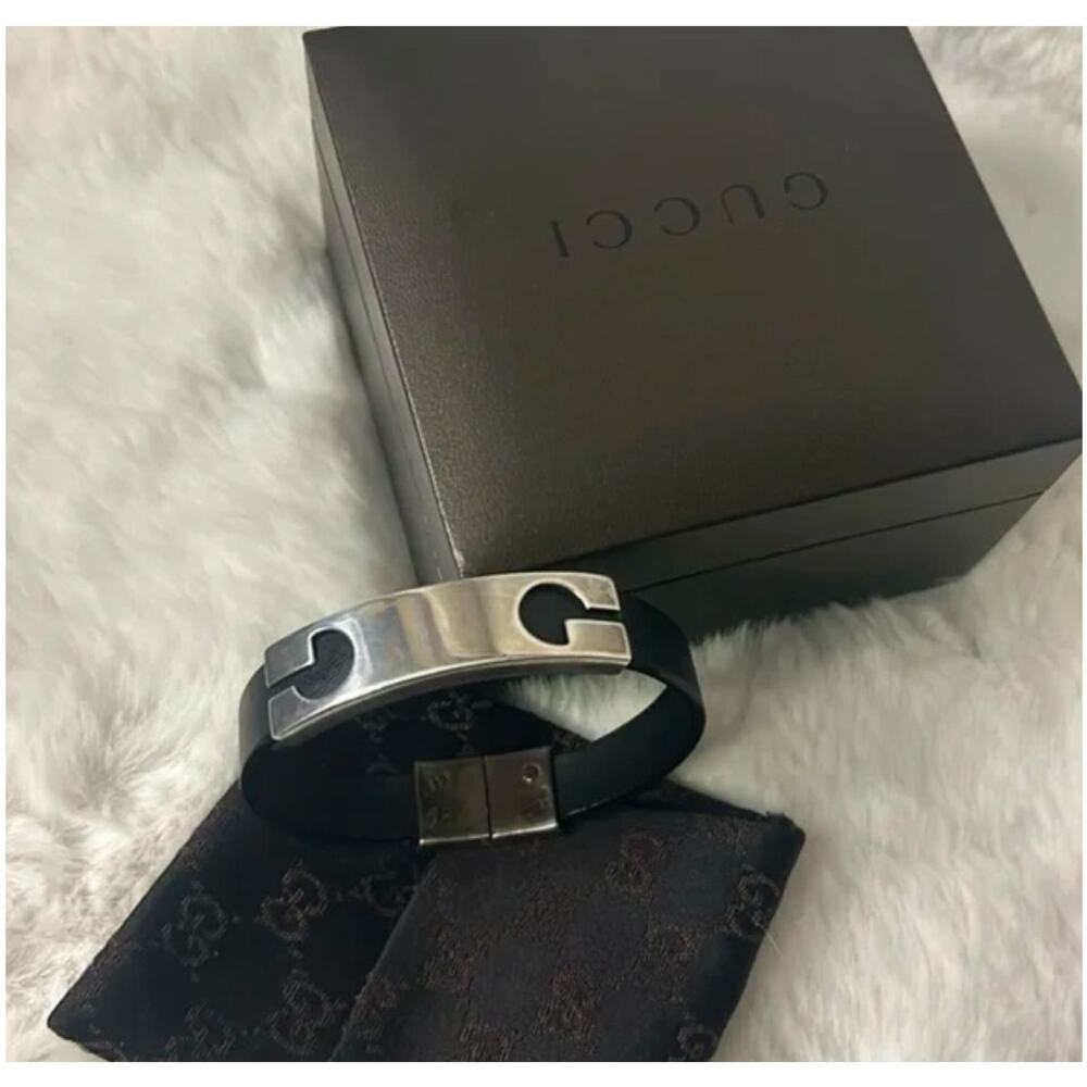 Gucci 925 silver and black leather bracelet with box and dust bag