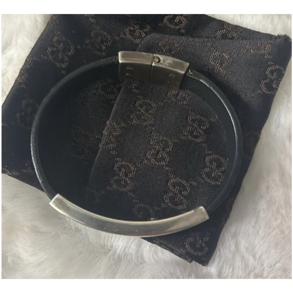 Gucci 925 silver and black leather bracelet with box and dust bag