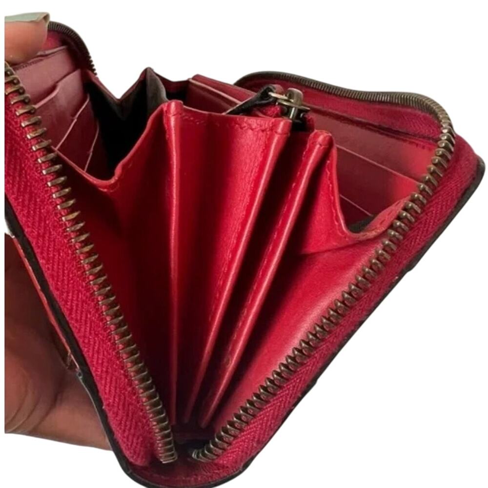 GUCCI Queen Margaret Bee-embellished Leather Zip Around Wallet
